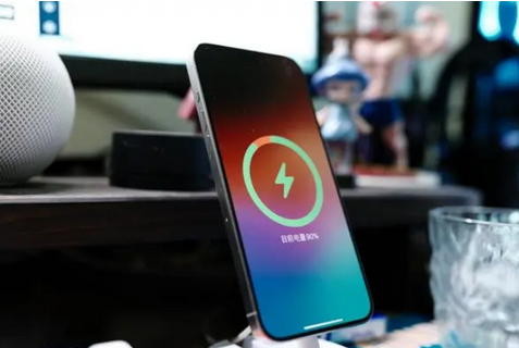 剑河苹果15换屏服务分享用什么充电器给iPhone15充电更好 
